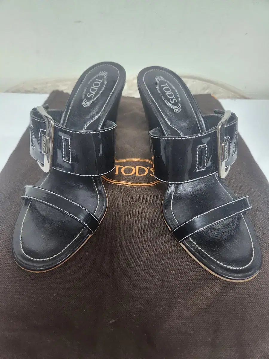 토즈 TODS 여성 샌들 정품